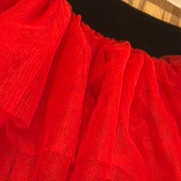 Black waisted Red tule tutu for girls 12m dress up - Picture 2 of 6